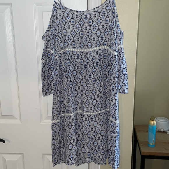 Dress flowy off the shoulder - Picture 2 of 2